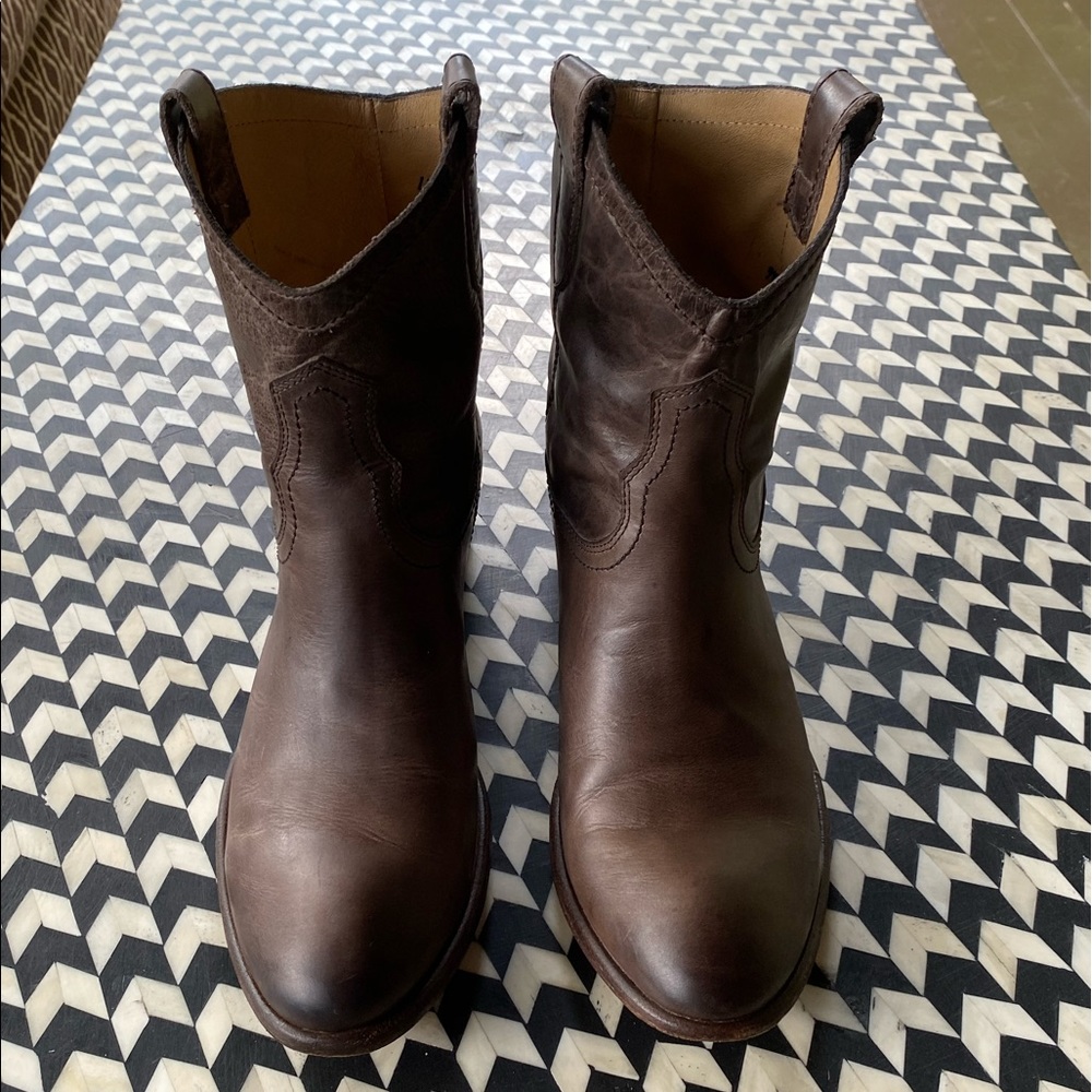 FRYE LEATHER SHORT BOOTS